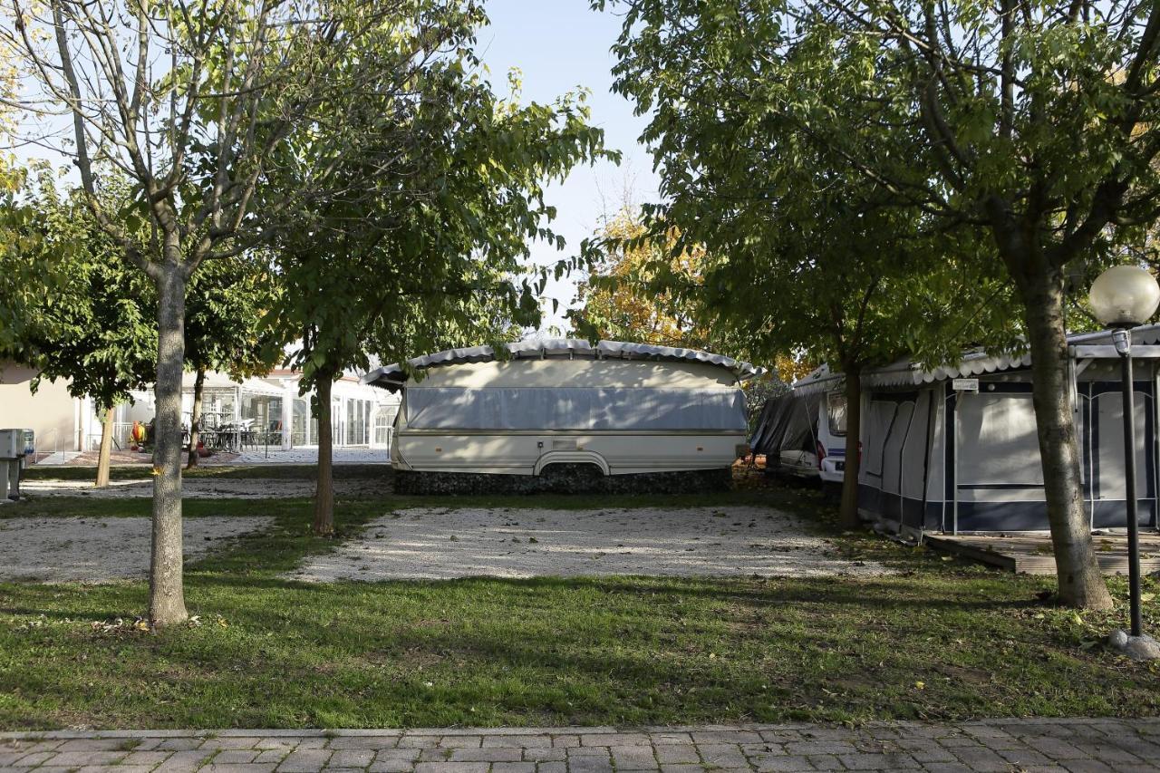 פסקיארה דל גארדה Camping Da Giovanni מראה חיצוני תמונה